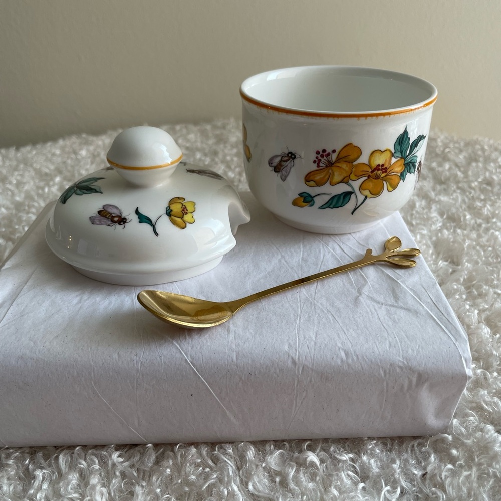 Villeroy & Boch Malaga 1748 Yellow Flowers & Bees Jam Lidded Jar - Picture 5 of 10